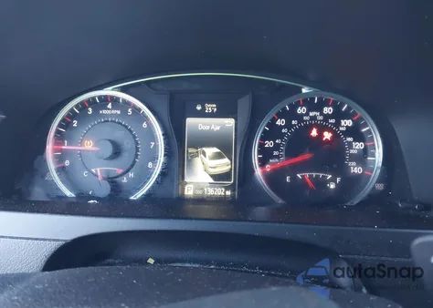 2017 Toyota Camry Le/Xle/Se/Xse z USA, uszkodzony, nr VIN 4T1BF1FK0HU674963